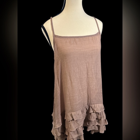 RUFFLE LAYERING CAMI SHIRT EXTENDER SLIP IN MAUVE - Picture 5 of 7